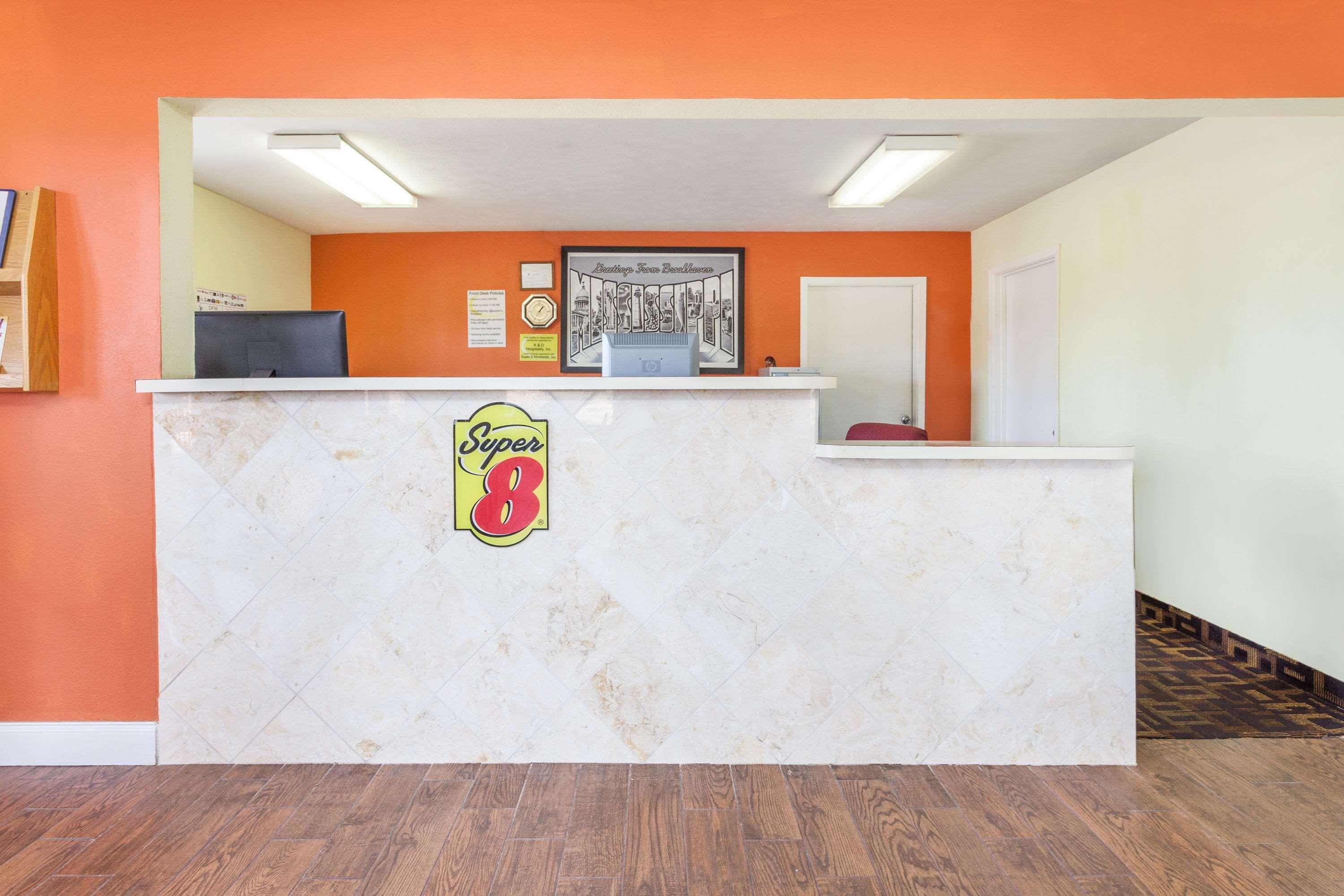 Super 8 By Wyndham Brookhaven Hotel Buitenkant foto