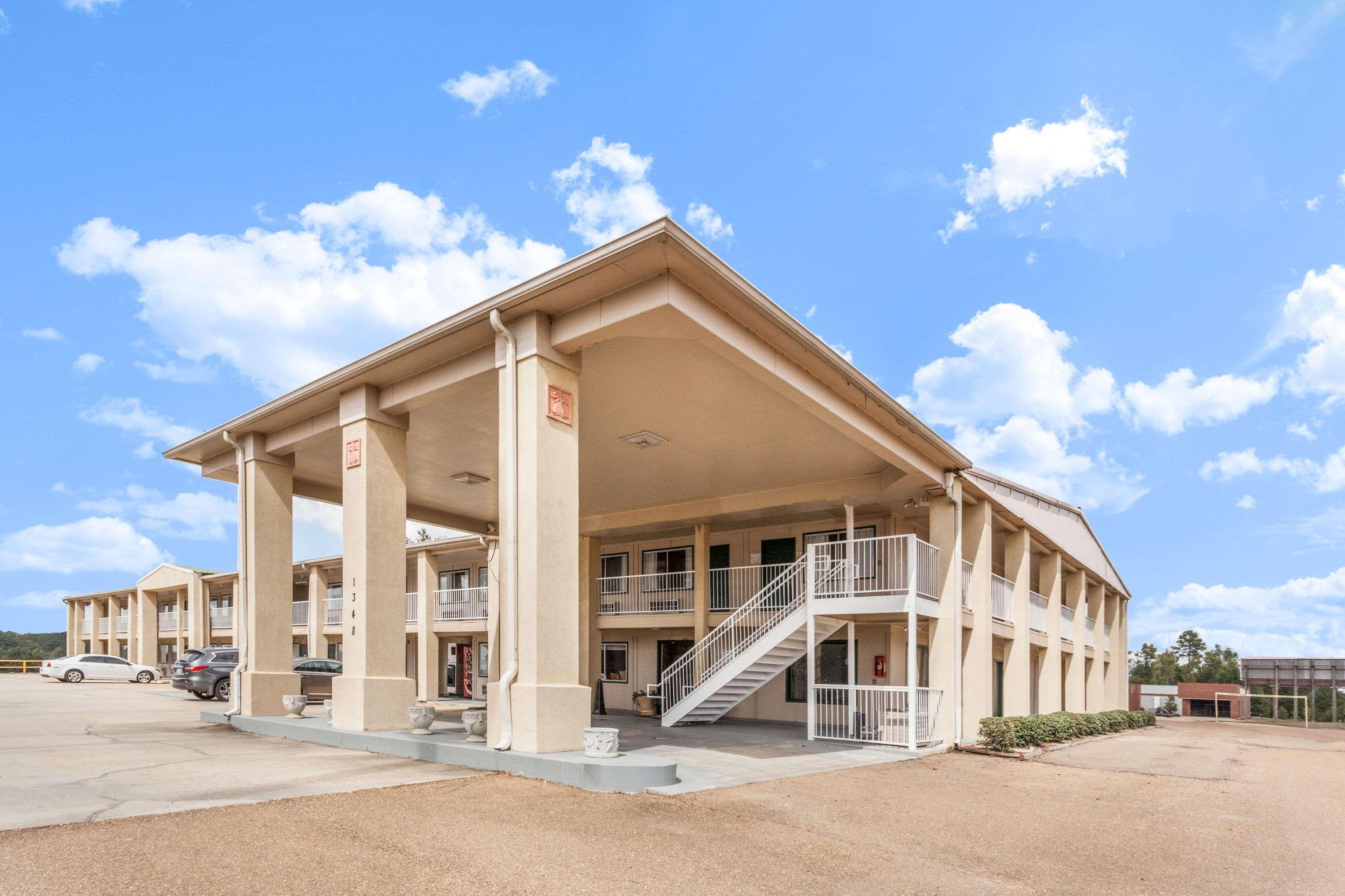 Super 8 By Wyndham Brookhaven Hotel Buitenkant foto